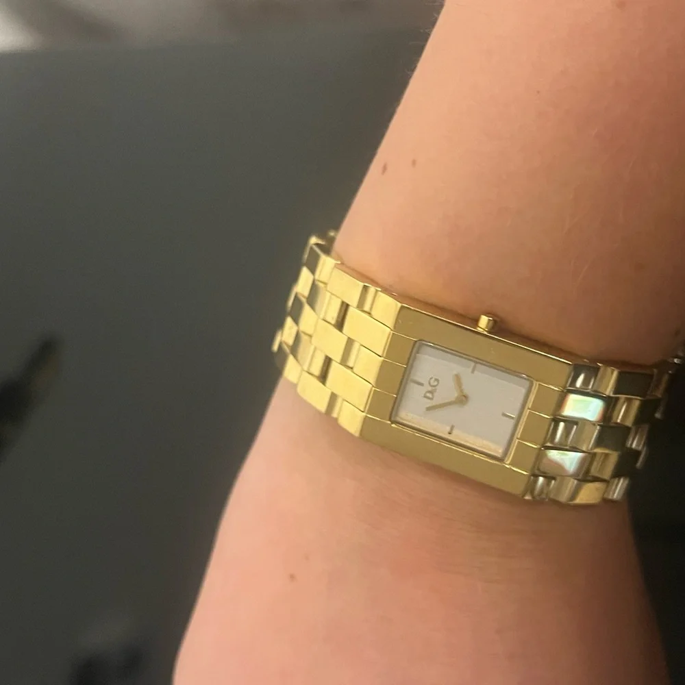 D&G Gold Bracelet Watch - Picture 3 of 4